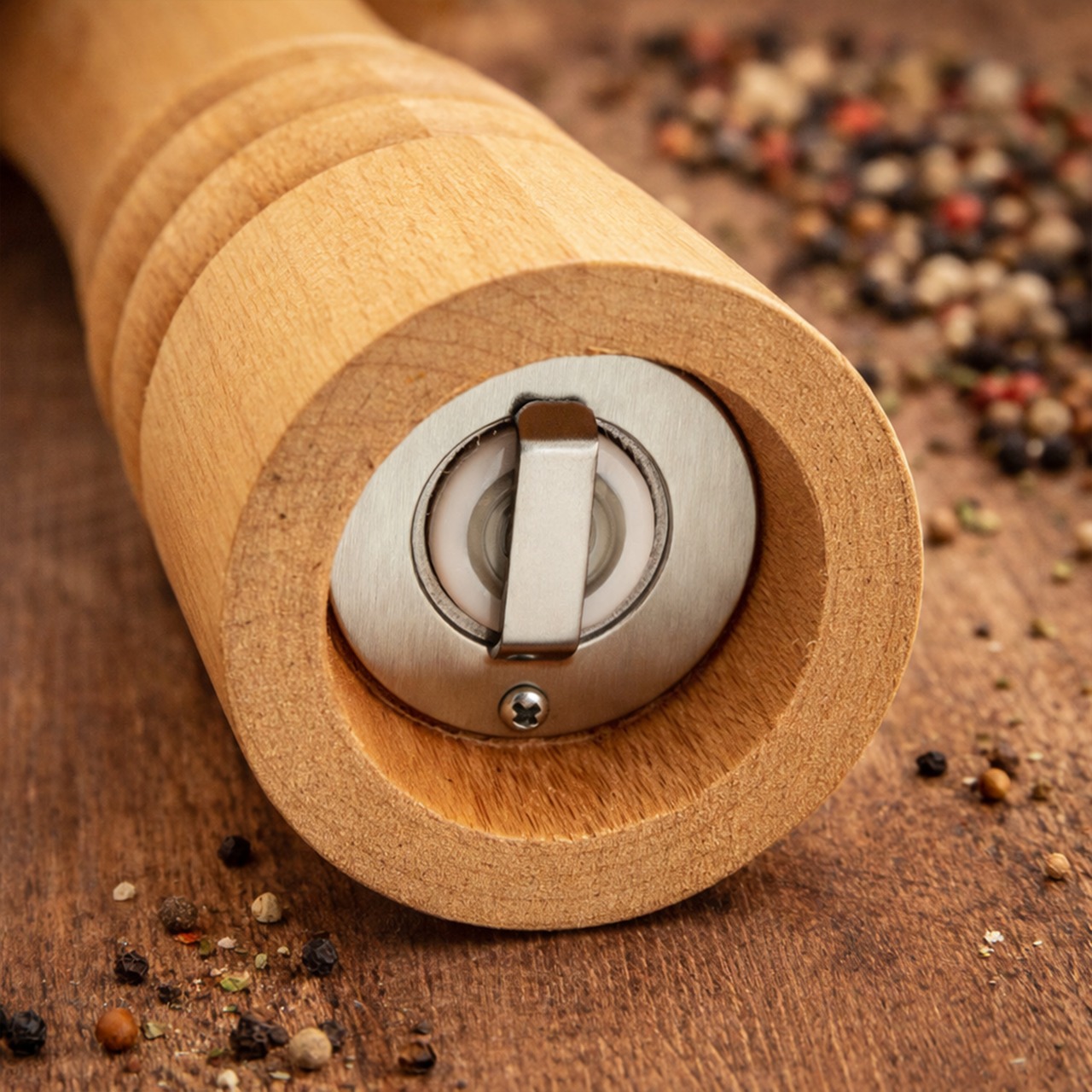 Unikatolo Pfeffermühle XL aus Holz mit Name personalisiert