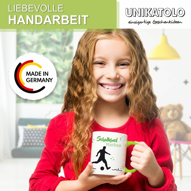 Unikatolo Tasse Schulkind Fußball mit Name bedruckt GRÜN