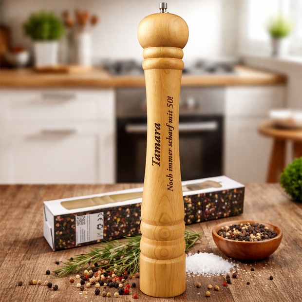 Unikatolo Pfeffermühle XL aus Holz mit Name personalisiert